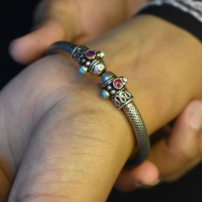 92.5 Silver openable bracelet with Oxidised finish!