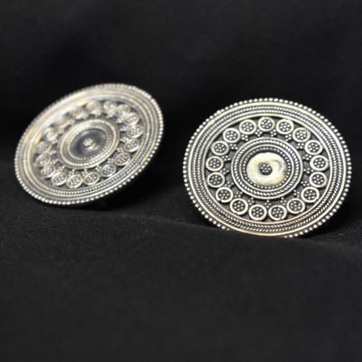 92.5 Silver studs with oxidised finish!
