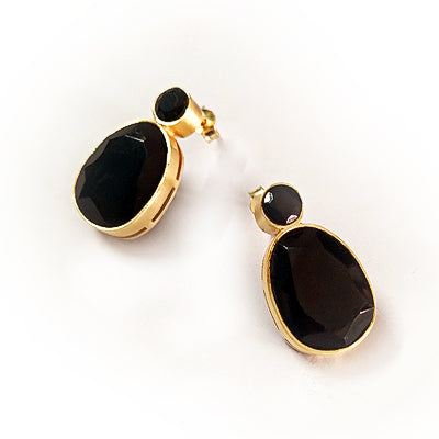 Classic Silver Studs With Calibrated Stone