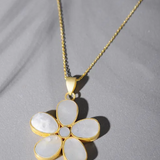 Beautiful Light Weight Flower Pendant in Mother Of Pearl With Long Chain